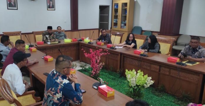 RDP di Komisi III DPRD Batam terkait pembangunan SPBU di Mukakuning II.