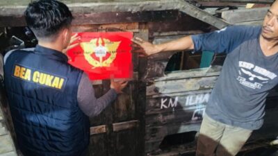Bea Cukai melakukan penegahan rokok ilegal. Foto: Istimewa