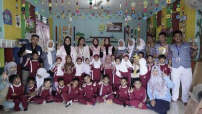 Srikandi PLN IP UBP Kepri dan Duta Bercahaya Beri Bantuan ke PAUD