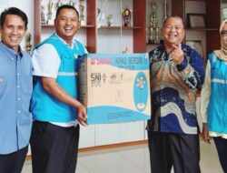 PLN Batam Sambangi Pelanggan, Tegaskan Komitmen Layanan Andal dan Bersih di Hari Pelanggan Nasional