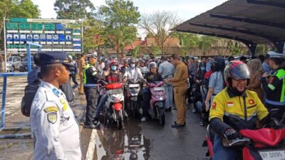 BPTD Wilayah IV Kepri, Dishub Batam dan Bapenda Kepri menggelar razia gabungan kendaraan bermotor di halaman Kantor Dishub Kota Batam, Selasa (14/10/2025)