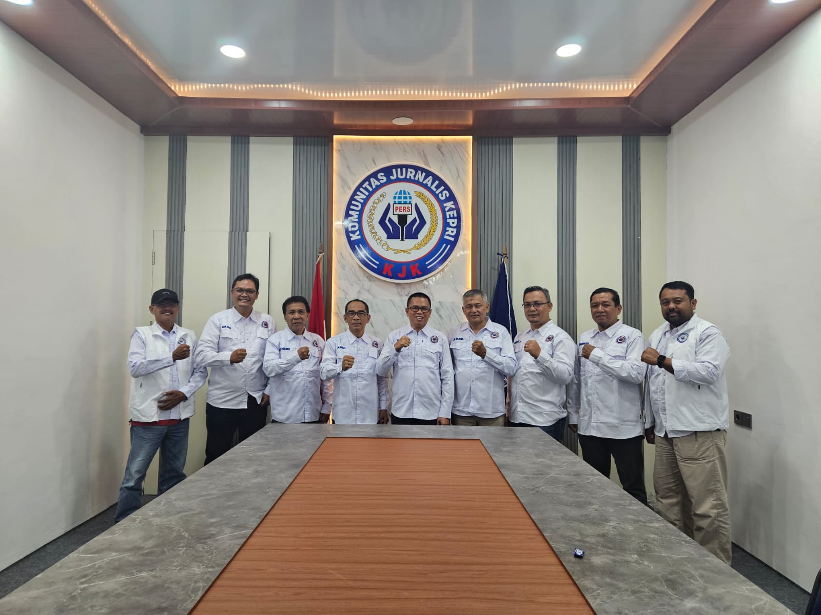 Komunitas Jurnalis Kepri (KJK) resmi dibentuk dalam rapat perdana para pendiri yang digelar di Sekretariat KJK, Tanjungpinang, pada Senin (17/11/2025).