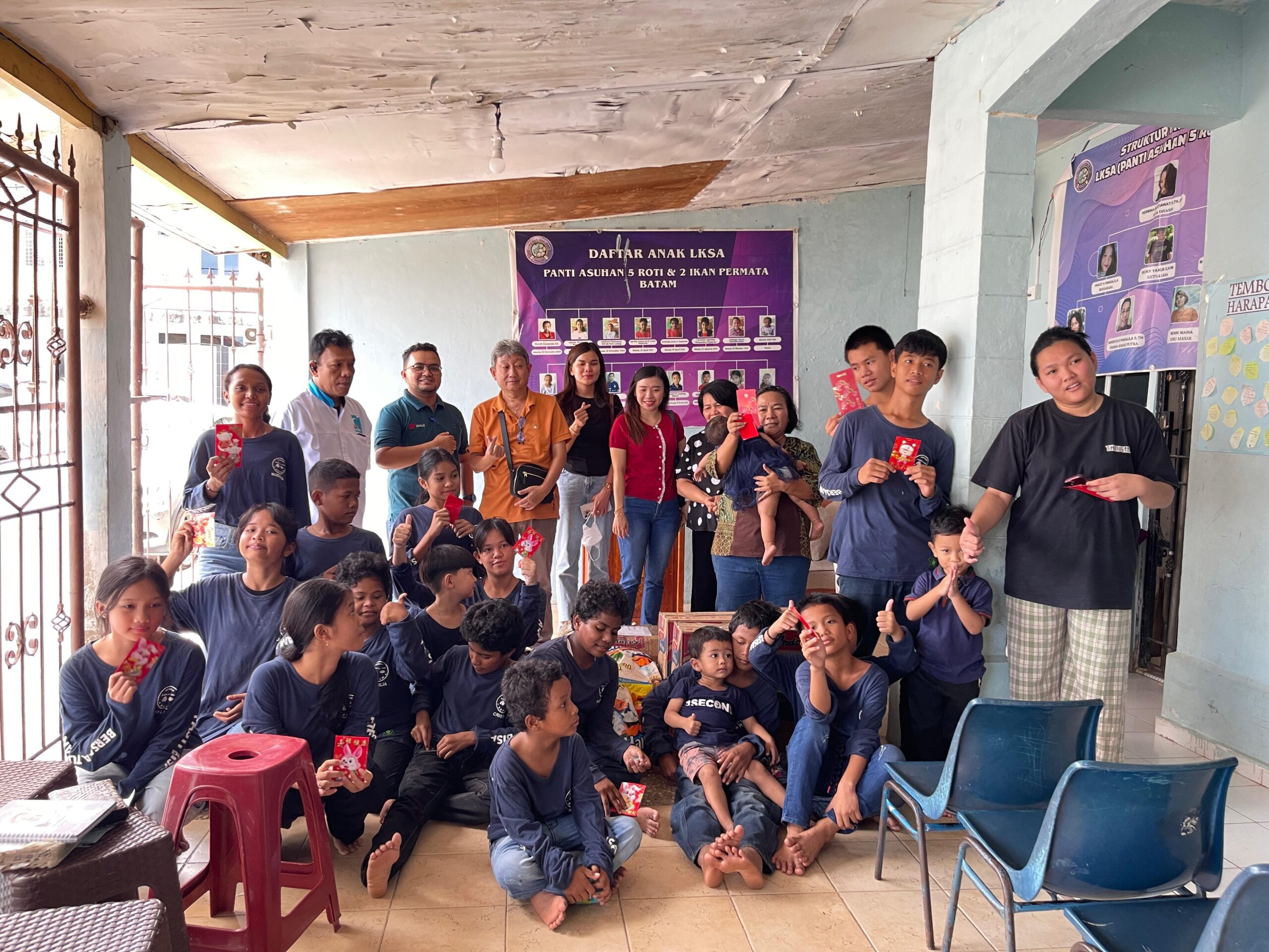 Menjelang perayaan Natal, PT Putera Karyasindo Prakarsa atau biasa dikenal PKP Batam, melalui kegiatan PKP Peduli