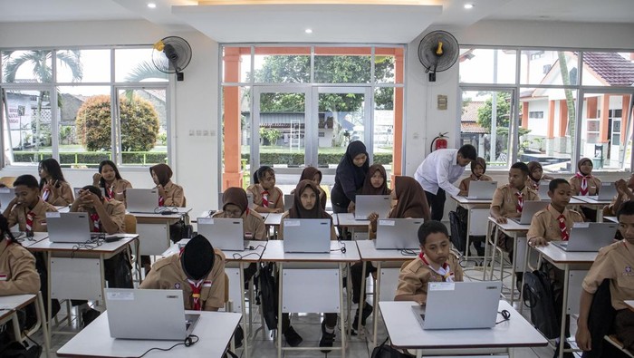 Sekolah Rakyat di Cimahi, Jawa Barat. Foto: ANTARA FOTO/ABDAN SYAKURA