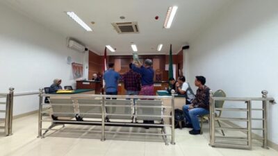 Kejari Batam bubarkan PT Telaga Biru Semesta terkait kasus dumping limbah.