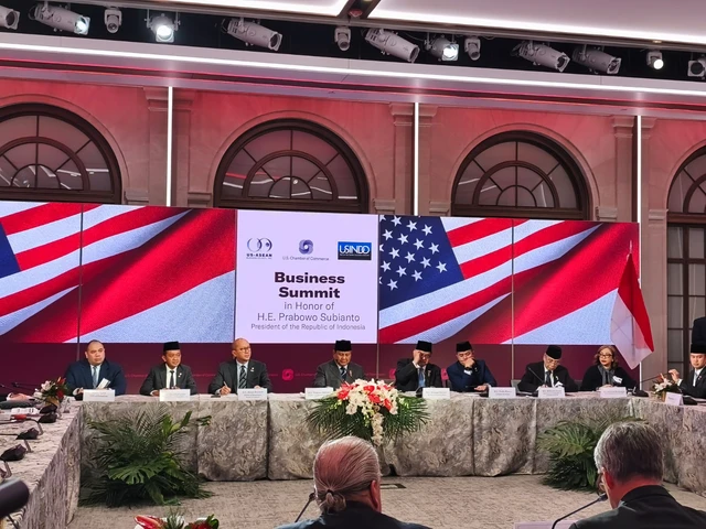 Presiden Republik Indonesia Prabowo Subianto dalam acara Business Summit di US Chamber of Commerce, Washington DC, Amerika Serikat, Rabu (18/2). Foto: Zamachsyari/kumparan