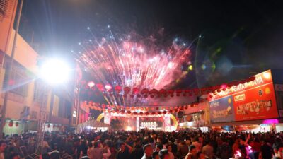 Ribuan warga memadati perayaan Imlek di kawasan Komplek Bumi Indah, Lubukbaja, Batam, Senin (16/2/2026) malam. HUMAS DISKOMINFO BATAM