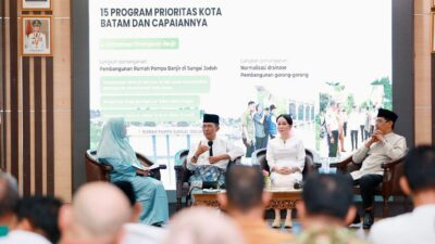 Wali Kota Batam, Amsakar Achmad, bersama Wakil Wali Kota Batam, Li Claudia Chandra, menghadiri dialog interaktif satu tahun kepemimpinan di Kantor Wali Kota Batam, Jumat (20/2/2026). HUMAS DISKOMINFO BATAM / RUMAWI