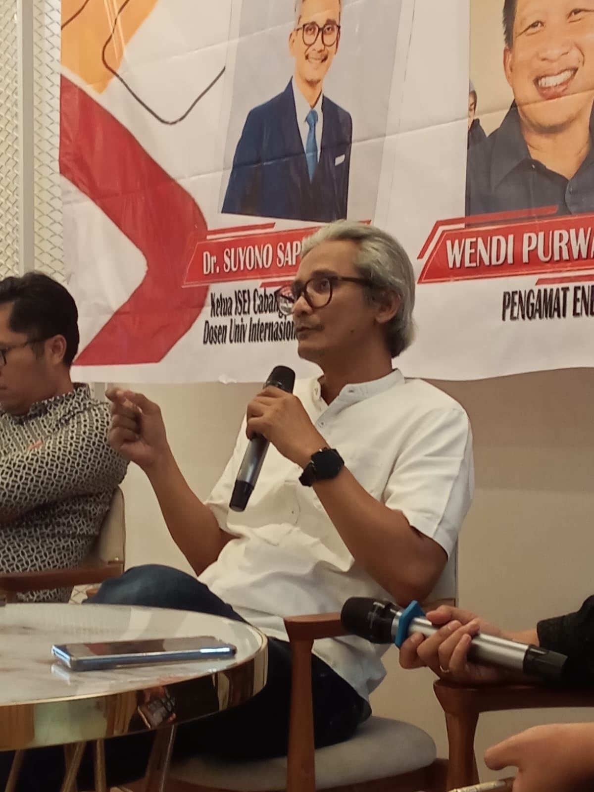 Suyono dalam diskusi publik bertema "Swasembada Energi di Era Presiden Prabowo" di Batam, Kepulauan Riau, Selasa (24/2/2026).