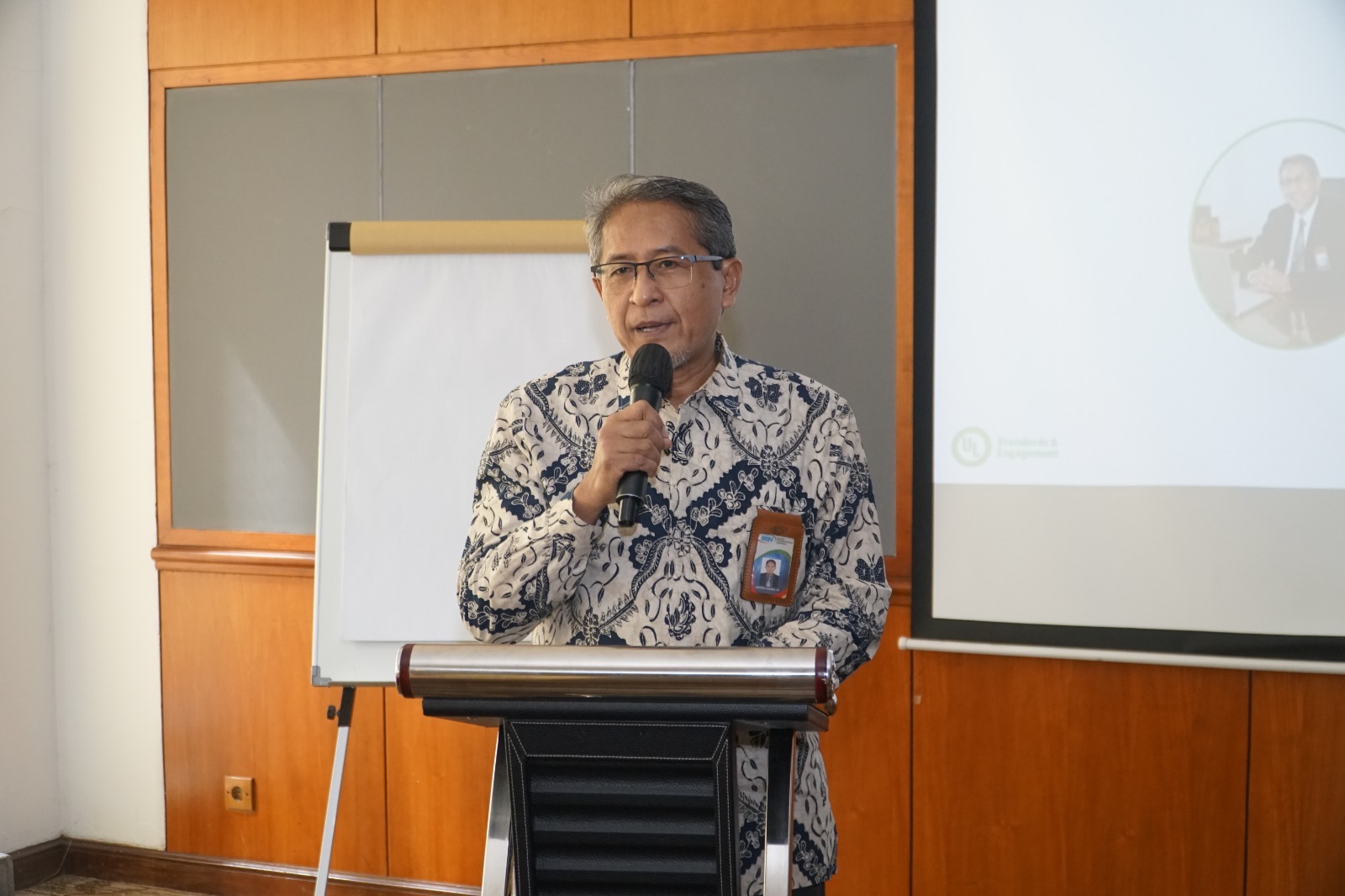 Deputi Bidang Pengembangan Standar BSN, Hendro Kusumo