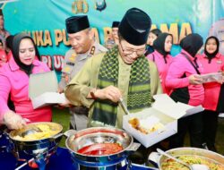 Momen Wali Kota Batam dan Kapolda Kepri Ikut Menyajikan Santapan Berbuka untuk Warga Sembulang