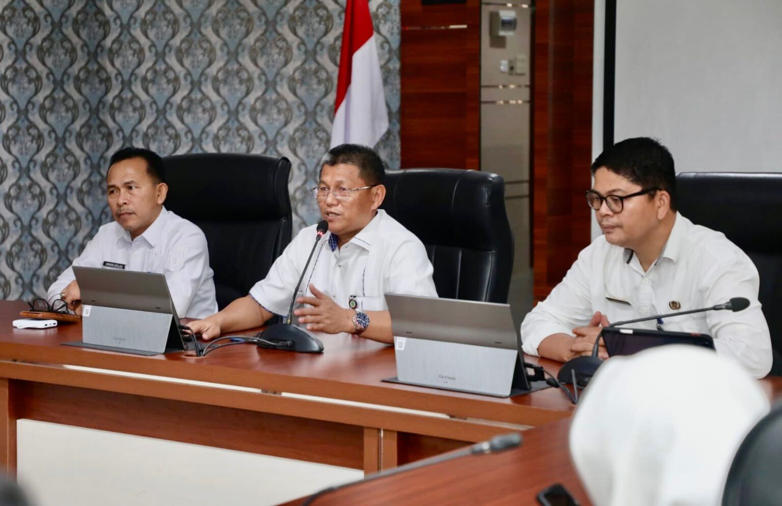 ekda Batam, Firmansyah, memimpin rapat evaluasi PPID Tahun 2026 di lingkungan Pemerintah Kota Batam di Kantor Wali Kota Batam, Rabu (11/3/2026). HUMAS DISKOMINFO BATAM / ADE RAHMATULLAH