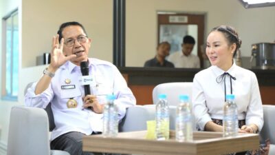 Wali Kota Batam, Amsakar Achmad, bersama Wakil Wali Kota Batam, Li Claudia Chandra. Dok HUMAS DISKOMINFO BATAM