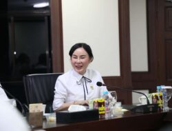 Viral Wakil Walikota Batam Li Claudia “Usir” Warga KTP non Batam yang ambil Pasir di Selokan