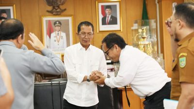 Wali Kota Batam, Amsakar Achmad, menerima audiensi Kemenkum Kepri di Kantor Wali Kota Batam, Selasa (14/7/2026). HUMAS DISKOMINFO BATAM
