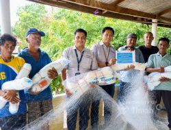 PT Timah Beri Bantuan Jaring Ikan ke 30 Nelayan di Kundur