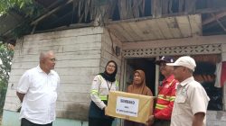 PT AAP Salurkan 25 Paket Sembako ke Warga Teluk Lekop Secara Door to Door 