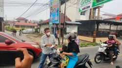 Asap Makin Tebal, PKSB Karimun Bagi-bagi 2.500 Masker di Lampu Merah Sei Lakam 